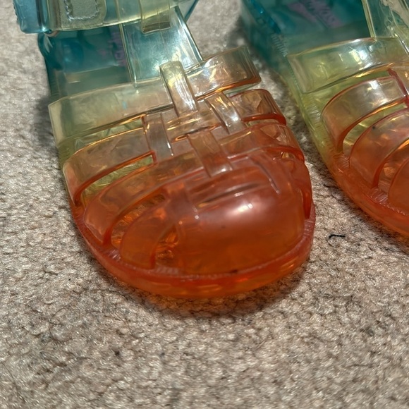 Oshkosh b’gosh jelly sandal size 9 - Picture 7 of 7